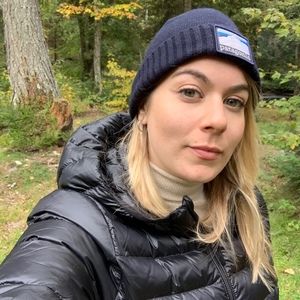 Meet your Posher, Cassandria